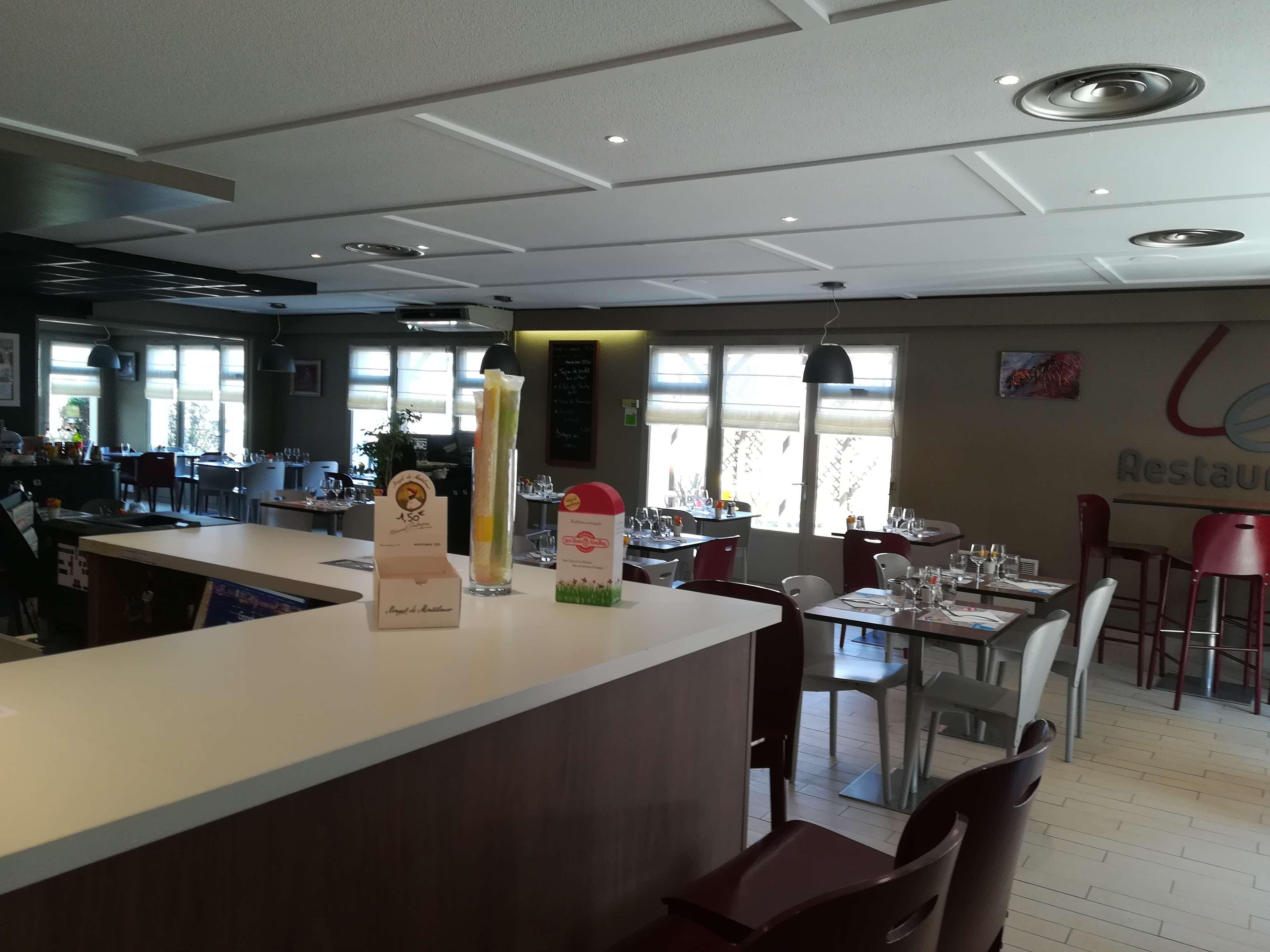 Campanile Montelimar Nord - A7 Sortie 17 Les Tourrettes Exterior foto