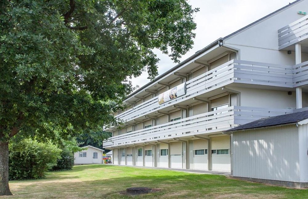 Campanile Montelimar Nord - A7 Sortie 17 Les Tourrettes Exterior foto